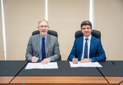 المستشفيات الحكومية توقع اتفاقية تعاون مع جامعة اوتاوا الكندية في مجال التعليم الطبي والتدريب
