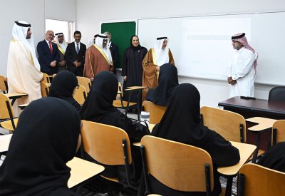 خالد بن عبد الله: نهنئ منتسبي جامعة البحرين ببدء العام الجديد.. ونحث أبناءنا الطلبة على المثابرة لرفعة وطننا العزيز