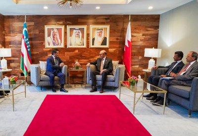 وزير الخارجية يجتمع مع وزير خارجية جمهورية أوزبكستان