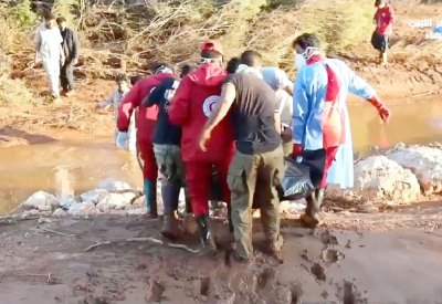 مأساة ليبيا.. جهود للإنقاذ وارتفاع حصيلة الضحايا
