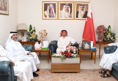 محافظ المحرق يستقبل العضو البلدي محمد يوسف المحمود