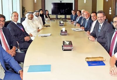 وزير النفط والبيئة المبعوث الخاص لشئون المناخ يجتمع مع أعضاء مجلس إدارة غرفة التجارة الأمريكية في البحرين