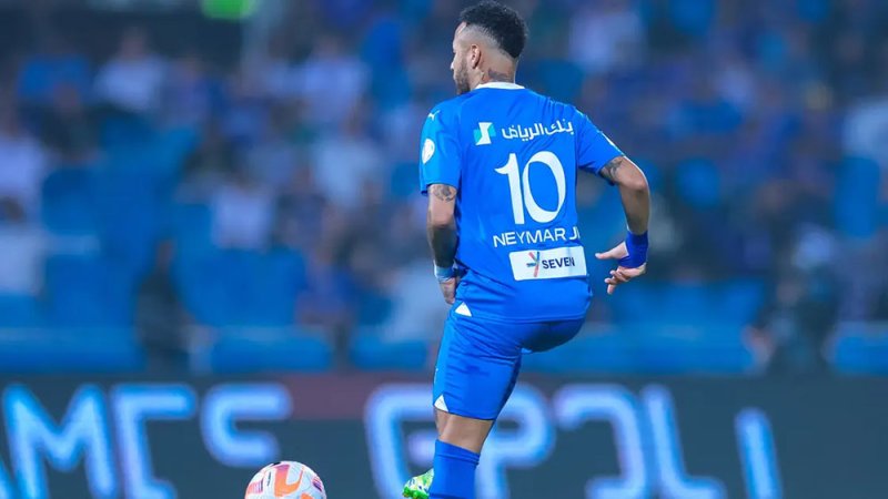 شكوك حول مشاركة نيمار مع الهلال أمام نافباهور