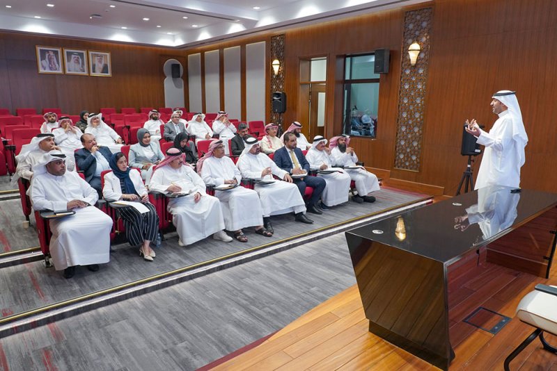برنامجُ تدريبيُ بعنوان "الخطابة المؤثرة" للسادة النواب.. استعدادًا لدور الانعقاد الجديد للمجلس