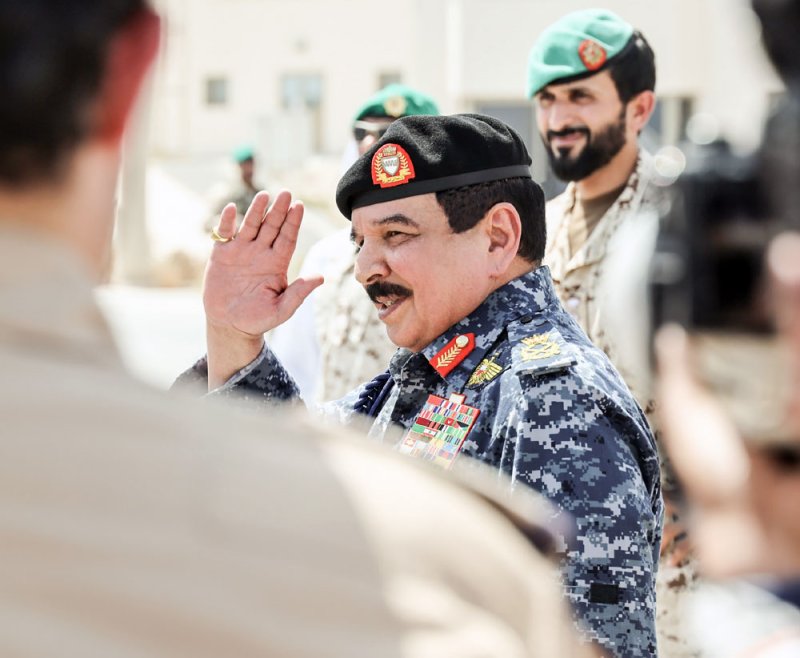 جلالة الملك المعظم القائد الأعلى للقوات المسلحة يزور سلاح الجو الملكي البحريني