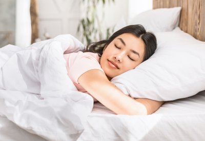 صوت تسمعه قبل النوم.. دليل على وجود مشكلة قلبية
