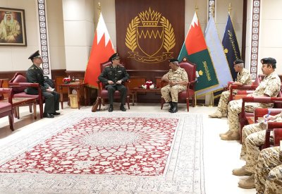القائد العام لقوة دفاع البحرين يستقبل الملحق العسكري بسفارة جمهورية الصين الشعبية الصديقة