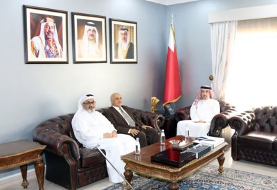 محافظ العاصمة يستقبل رئيس جمعية الصداقة للمكفوفين