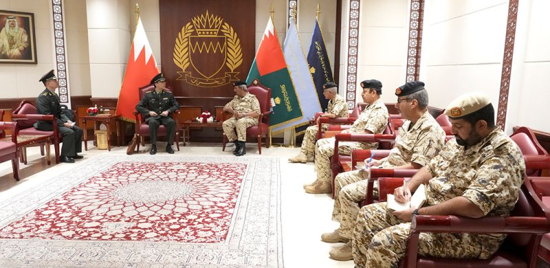 القائد العام لقوة دفاع البحرين يستقبل الملحق العسكري بسفارة جمهورية الصين الشعبية الصديقة
