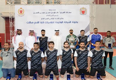رئيس الأمن العام يشهد ختام بطولة الشرطة المفتوحة لخماسيات كرة القدم ويتوج فريق "تنفيذ الأحكام والعقوبات البديلة" بكأس البطولة