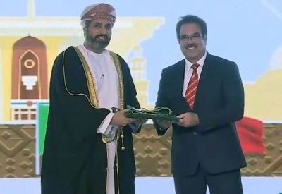 "التربية" تهنئ مدير المنطقة التعليمية الثانية لمنحه وسام مجلس التعاون للخدمة المدنية