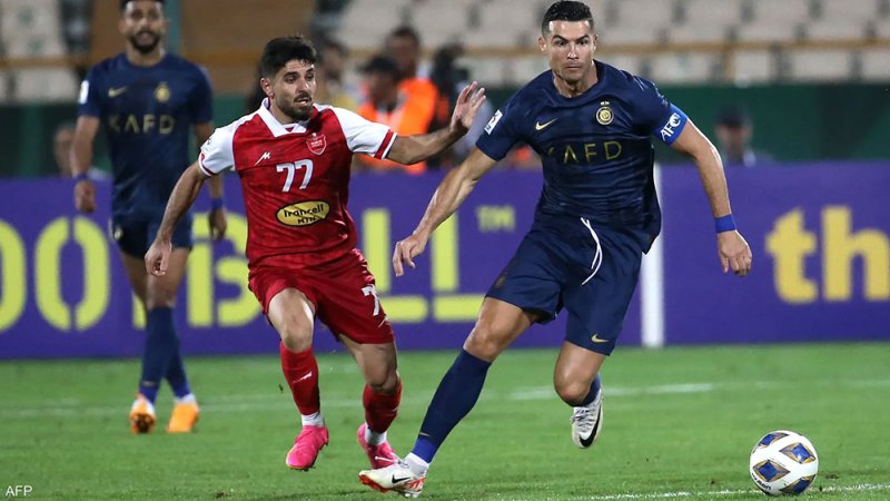لهذا السبب رونالدو اشتكى من ملعب آزادي.. ولاعب إيراني يرد