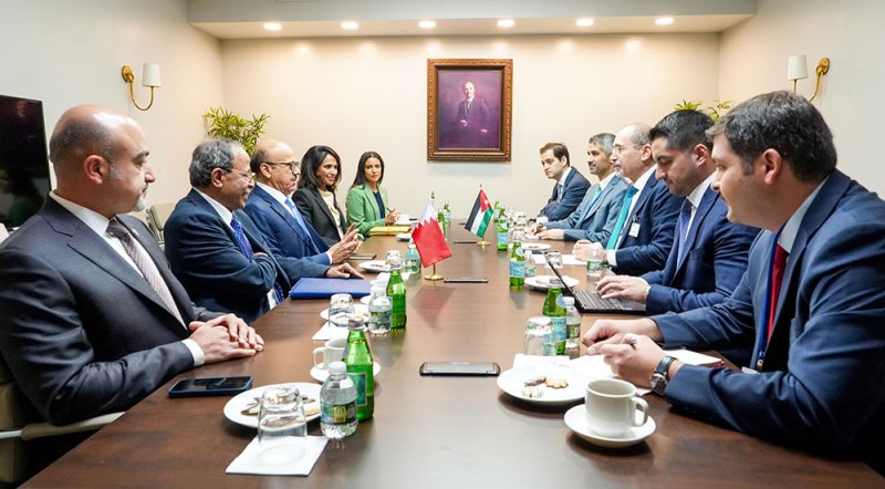 وزير الخارجية يجتمع مع نائب رئيس الوزراء وزير الخارجية وشؤون المغتربين بالمملكة الأردنية الهاشمية 