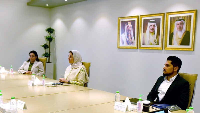الأنصاري تعقد اجتماع عمل مع رئيسة الجامعة الملكية للبنات