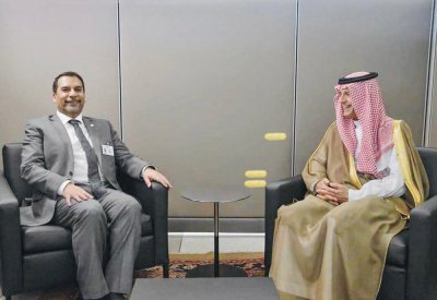 وزير النفط والبيئة يلتقي بوزير الدولة للشؤون الخارجية السعودية