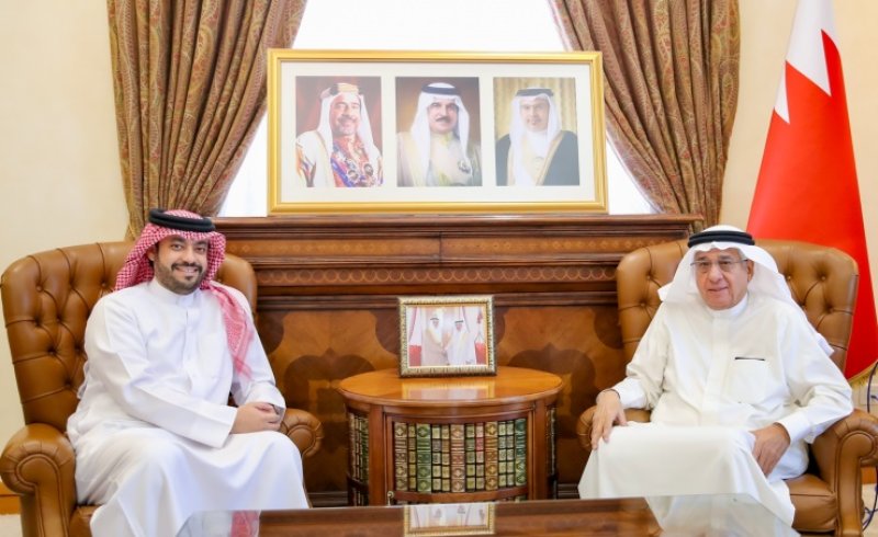 مستشار جلالة الملك لشؤون الإعلام يشيد بمركز الاتصال الوطني