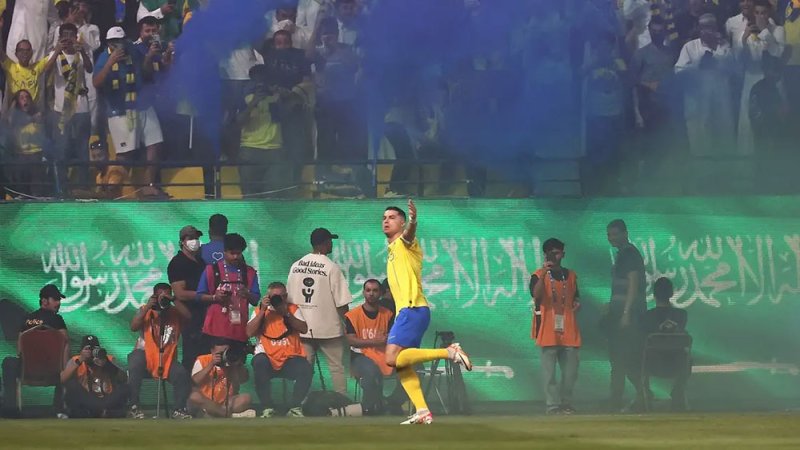 النصر يحسم قمة الأهلي بثنائيتي رونالدو وتاليسكا
