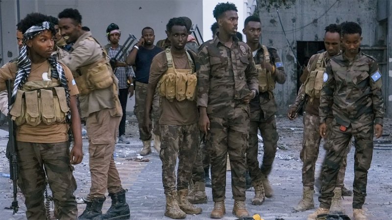 10 قتلى بانفجار شاحنة مفخخة وسط الصومال