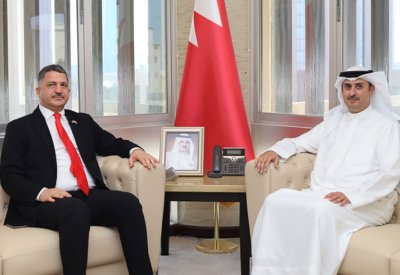 وزير العدل يستقبل القائم بأعمال سفارة جمهورية العراق لدى مملكة البحرين
