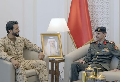 مستشار الأمن الوطني قائد الحرس الملكي يستقبل الملحق العسكري الكويتي