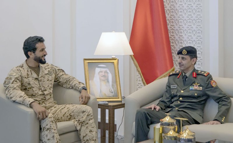 مستشار الأمن الوطني قائد الحرس الملكي يستقبل الملحق العسكري الكويتي
