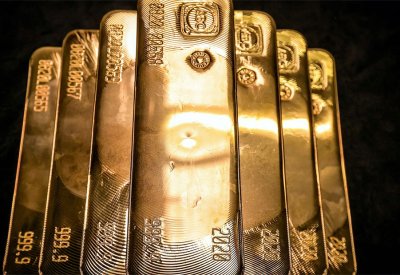 الذهب يتراجع مع تقييم الأسواق توقعات رفع الفائدة الأميركية