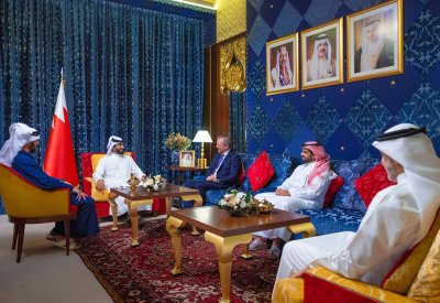 ناصر بن حمد يستقبل رئيس اللجنة البارالمبية الدولية