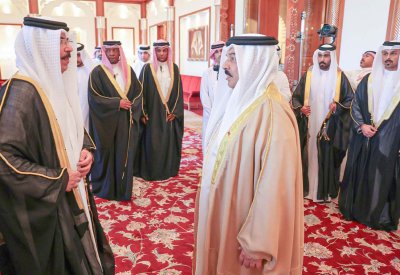 جلالة الملك المعظم القائد الأعلى للقوات المسلحة يستقبل عائلتي شهيدي الواجب الوطني السامي