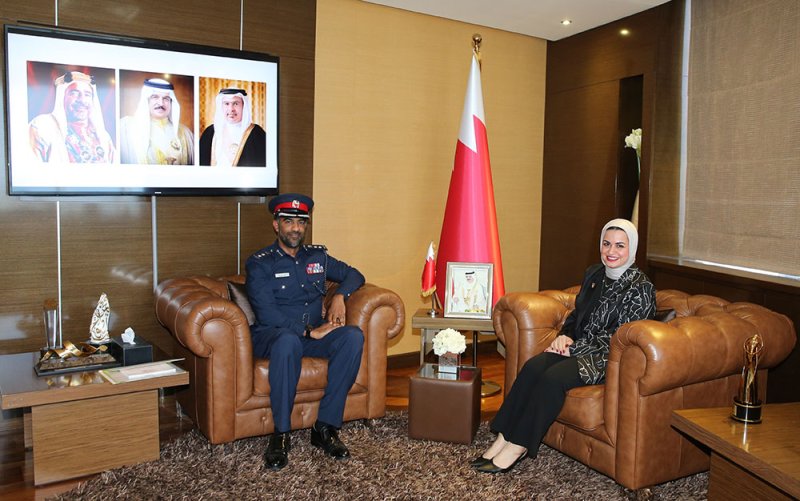 وزيرة شؤون الشباب تستقبل الدكتور أسامة محمد بحر