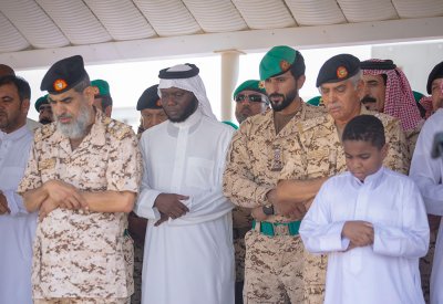 سمو مستشار الأمن الوطني قائد الحرس الملكي يتقدم جموع مشيعي شهيد الواجب الوطني المقدس الوكيل أول آدم سالم نصيب‎‎