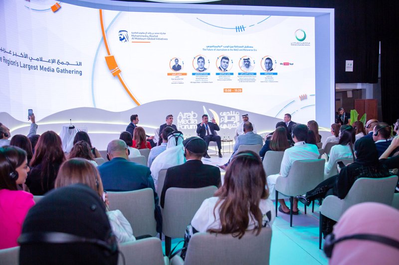 العلماء: الدور البشري محوري في تعزيز موثوقية المحتوى الإعلامي 