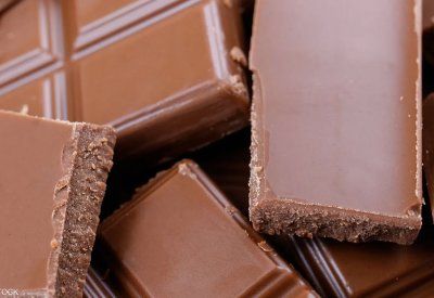 سحب شوكولاتة شهيرة من الأسواق.. تحتوي على "الزجاج"
