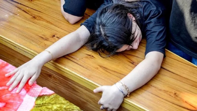 صدمة عروس الحمدانية لا توصف.. النار التهمت أمها وأخاها