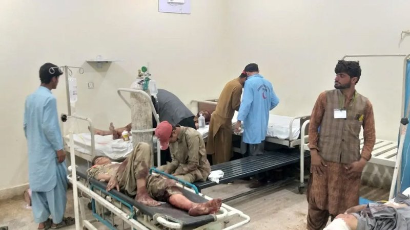 خلال احتفال بالمولد النبوي.. هجوم في باكستان يسقط 52 قتيلاً