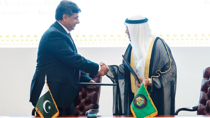 باكستان والخليج.. توقيع بالأحرف الأولى على اتفاقية تجارة حرة