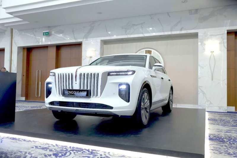 “هونشي البحرين” تعرض الكهربائية الفاخرة “E-HS9”