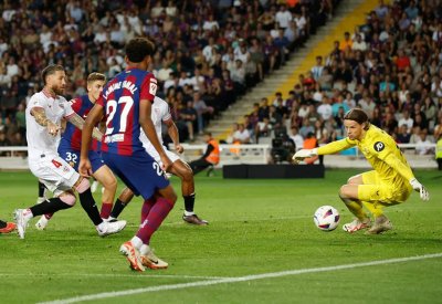 هدف راموس العكسي يهدي برشلونة الصدارة مؤقتاً