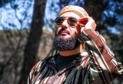 مغني فرقة ابن عربي يحتفل بالمولد النبوي بكليب "مطبوع"