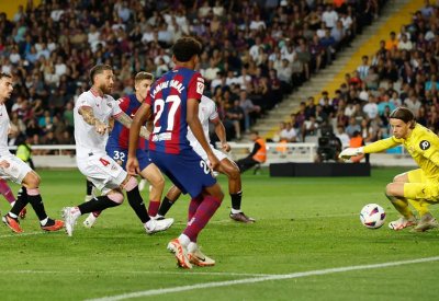 بعد هدفه في مرماه.. مدربا برشلونة وإشبيلية يدافعان عن راموس