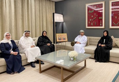 وزيرة الصحة تلتقي بوزير الصحة العماني