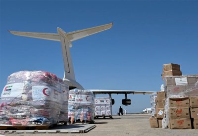37 طائرة مساعدات إماراتية منذ إطلاق الجسر الجوي إلى ليبيا