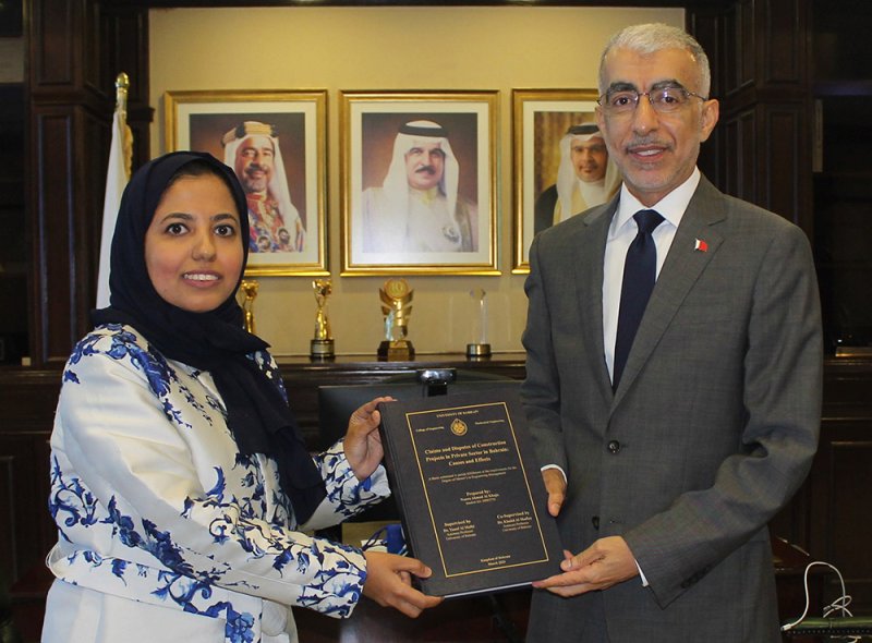 وزير الأشغال يؤكد أهمية الدراسات الأكاديمية في الارتقاء بالعمل الحكومي