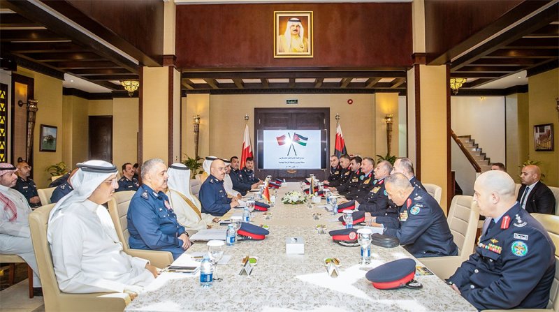 رئيس الأمن العام يشيد بمسيرة العلاقات الأخوية والتعاون الأمني بين البحرين والأردن