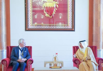 جلالة الملك المعظم يستقبل عمدة الحي المالي لمدينة لندن