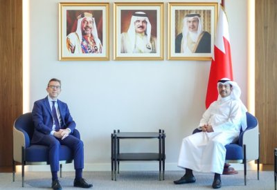 وزير المواصلات والاتصالات يستقبل السفير الفرنسي لدى المملكة