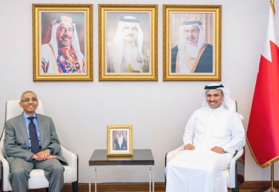 وزير الإعلام يستقبل السفير المصري بمناسبة انتهاء فترة عمله