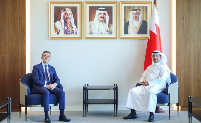 وزير المواصلات والاتصالات يستقبل السفير الفرنسي لدى المملكة
