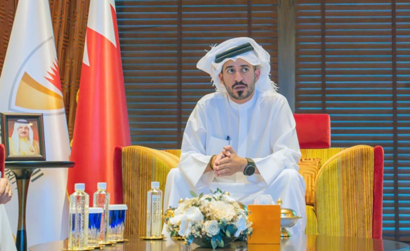 خالد بن حمد يطلع على برامج وزارة التربية والتعليم للإرتقاء بالرياضة المدرسية