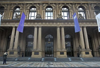 صحوة السندات تطيح بالأسهم الأوروبية لليوم الثالث