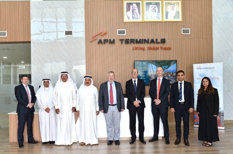 وضع خطط التطوير وتأكد التزام مجلس إدارة شركة إي بي إم تيرمينالز البحرين برؤية البحرين الاقتصادية 2030